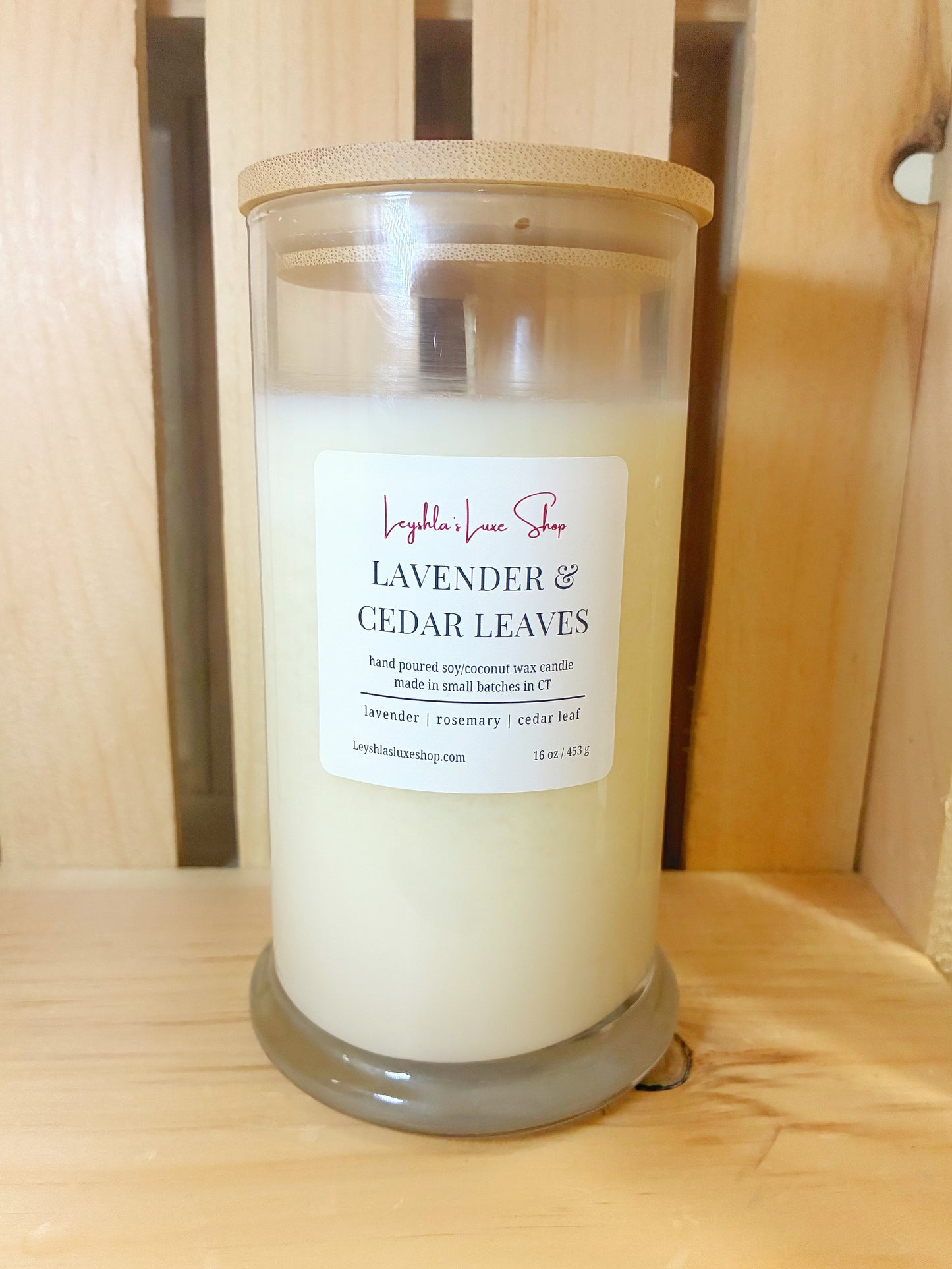 LAVENDER + CEDAR LEAVES 16 OZ. CANDLE