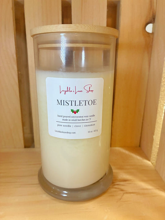 MISTLETOE 16 OZ. CANDLE