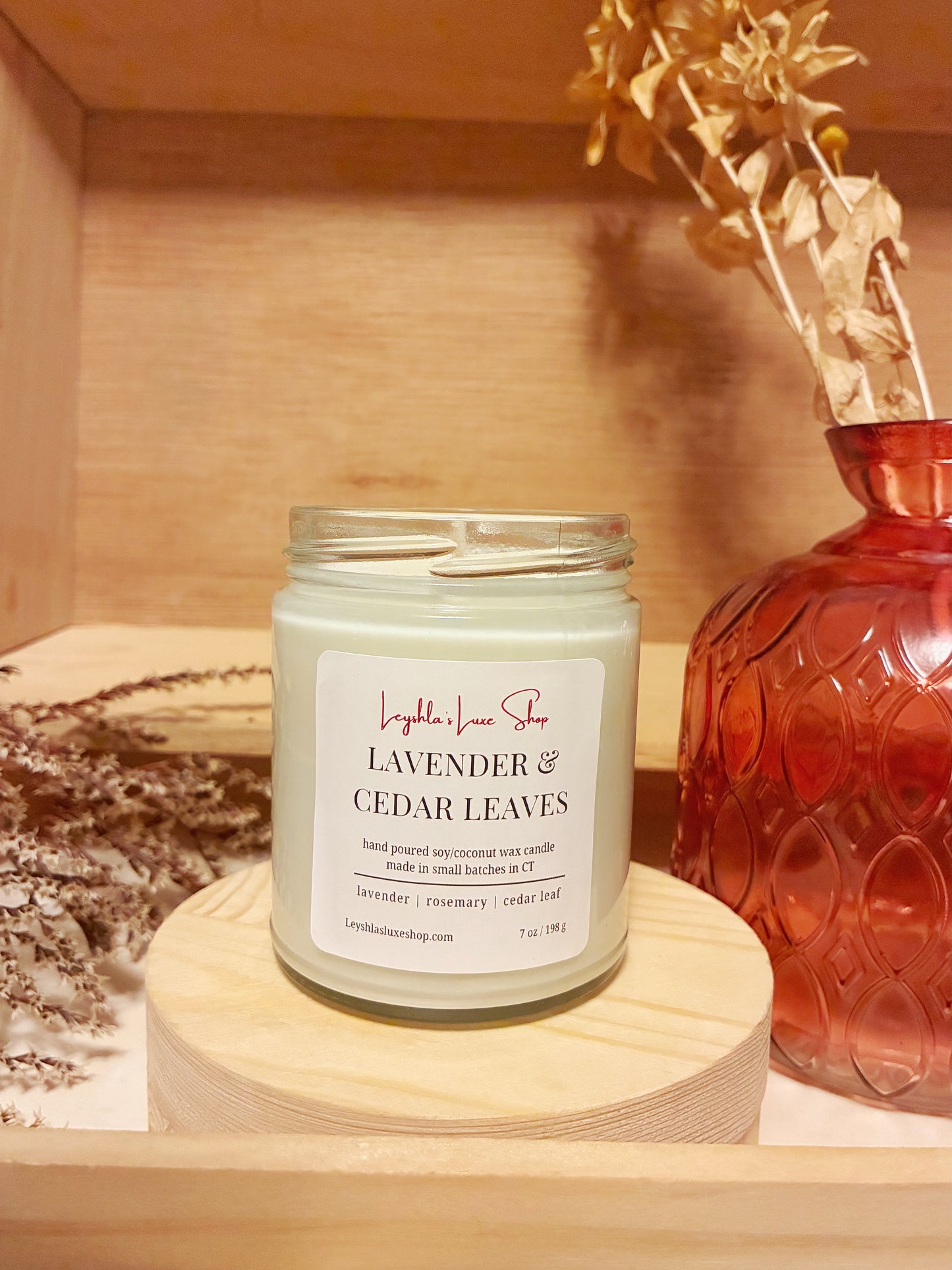 LAVENDER + CEDAR LEAVES 7 OZ. CANDLE